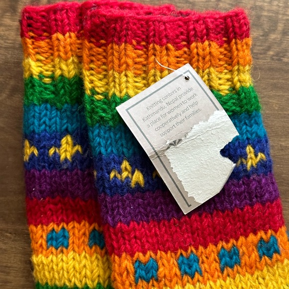 Fair Trade Made in Nepal Merino Wool Sock Pair Knitted Rainbow NWT - Picture 2 of 4